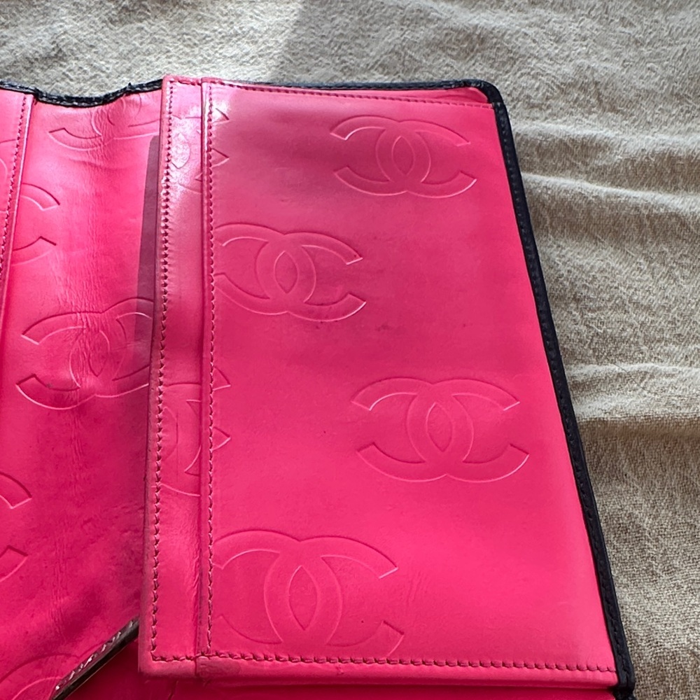CHANEL Cambon Black Quilted Leather Cover - Picture 9 of 16